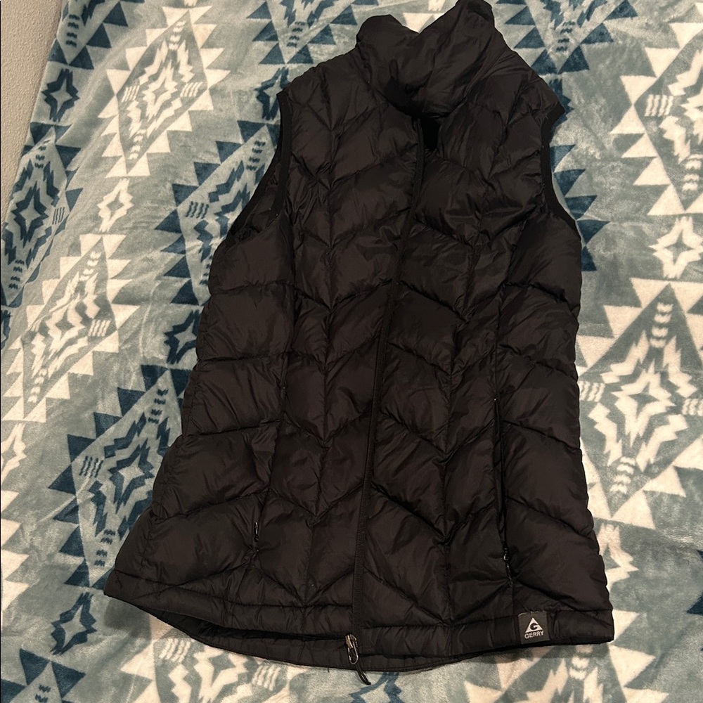 Gerry Down Quilted Sleeveless Puffer Vest in Black